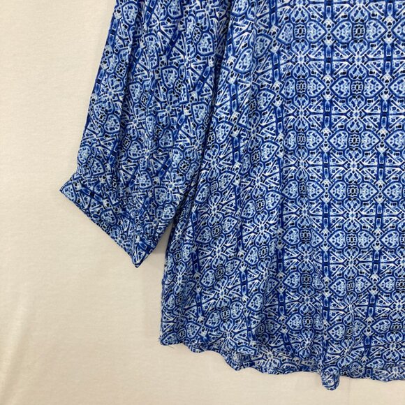 Grand & Green size 1X Blue V Neck Abstract Pattern Ultra Soft Blouse Office - Picture 6 of 12